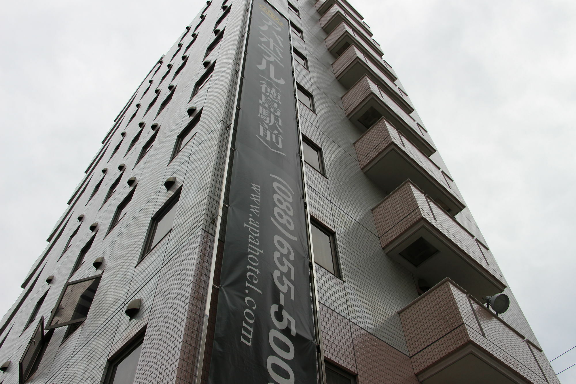 Apa Hotel Tokushima Ekimae Esterno foto